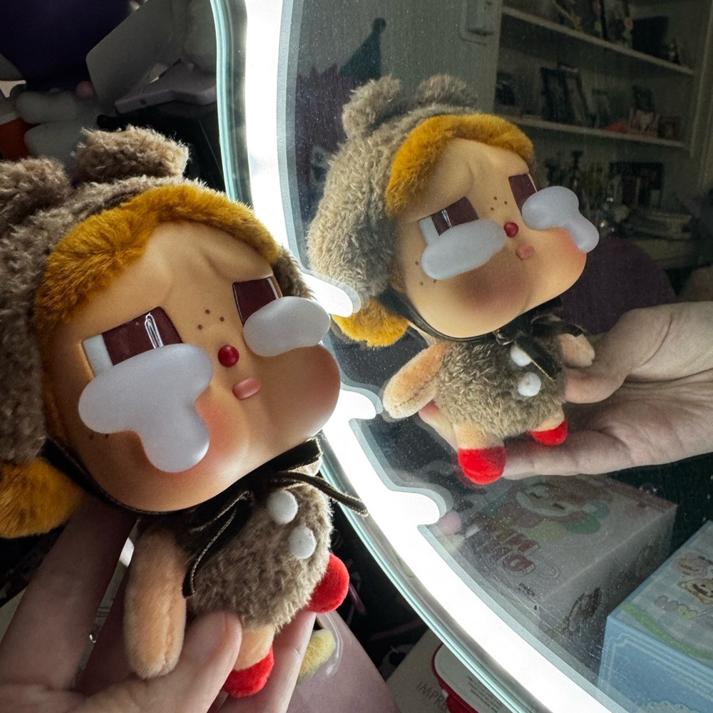 Cry baby crying for love Authentic Popmart